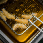 Penggunaan Deep Fryer untuk Menggoreng